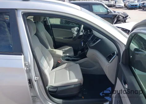 2017 Hyundai Tucson Se z USA, uszkodzony, nr VIN KM8J33A45HU455943
